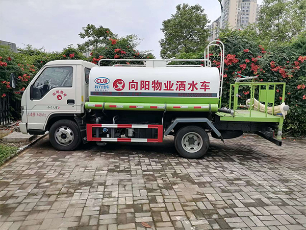 洒水车